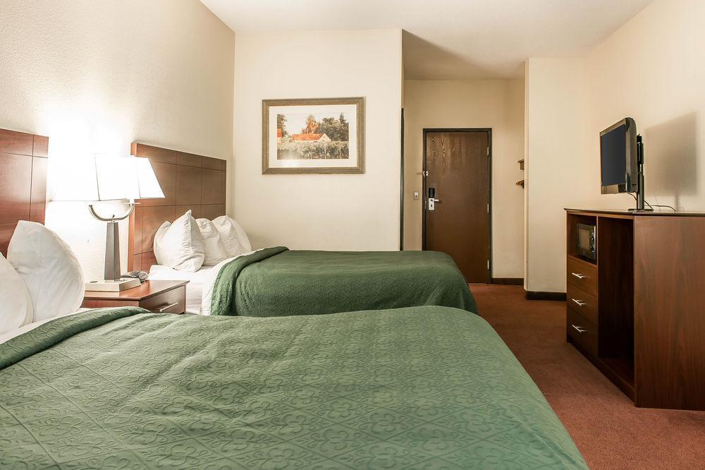 Quality Inn & Suites Danville Exterior photo